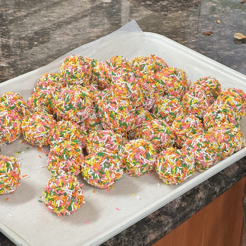 Dad's Donuts & Bakery - Donut holes - Donuts Near Me - Burbank, California