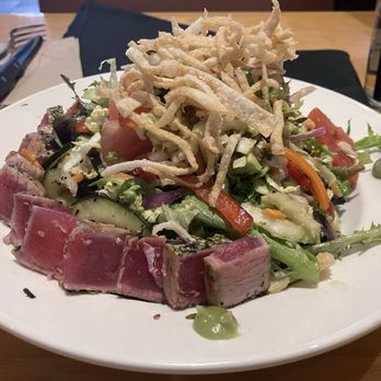 BJ's Restaurant & Brewhouse - Enlightened Seared Ahi Salad* - so damned good! - New American Near Me - Glendale, California BJ's Restaurant & Brewhouse - Enlightened Seared Ahi Salad* - so damned good! - New American Near Me - Glendale, California