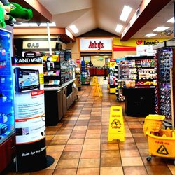 Love's Travel Stop - Front of Store