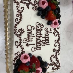 This is a shout out for the best bakery for Safeway! The decorators did an incredible job on the cake. Perfect example 10 out of 10!