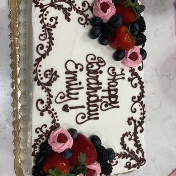 Safeway - This is a shout out for the best bakery for Safeway! The decorators did an incredible job on the cake. Perfect example 10 out of 10! - Grocery Near Me - Citrus Heights, California