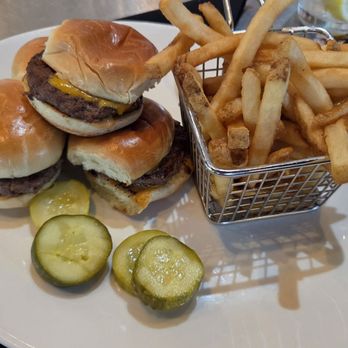 Yard House - Sliders with cheddar cheese & fries - Bars Near Me - Pasadena, California