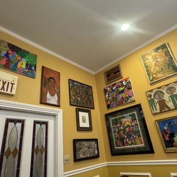 Dooky Chase's Restaurant - decor - Cajun/Creole Near Me - New Orleans, Louisiana