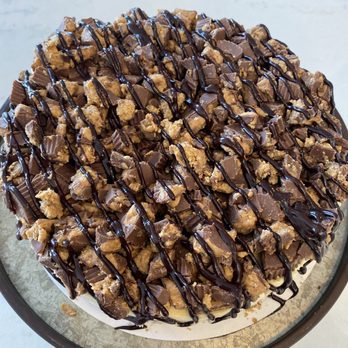 Sweet Cheesecake - chocolate drizzle drizzle on top - Custom Cakes Near Me - Marion, Iowa