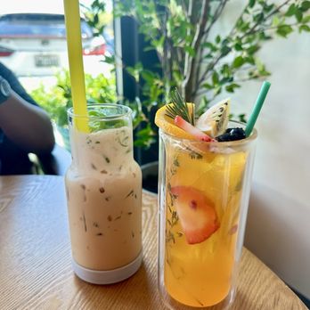 Escape 360 - Bangkok Nam Ka Thi & Passionfruit Tea - Cafes Near Me - McKinney, Texas