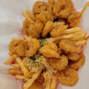 Kickin Kajun - Popcorn shrimp fried basket with garlic fries - Cajun/Creole Near Me - Honolulu, Hawaii