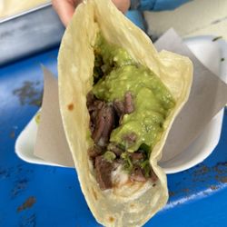 Tacos Richi - Asada quesadilla con todo