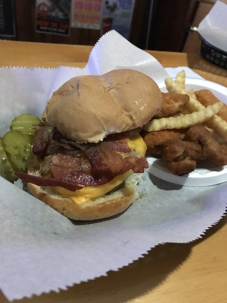 UNCLE MIKE’S CORNER PUB AND GRILL Updated October 2024 N9686 Cth X