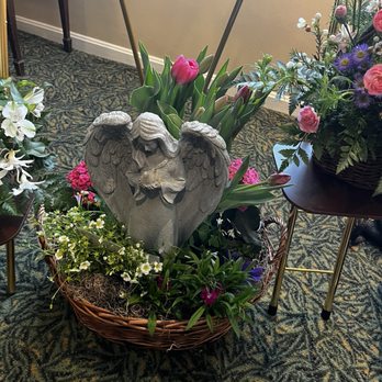 Benken Florist Home and Garden - Florists Near Me - Cincinnati, Ohio