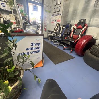 Advanced Auto Repair - Seating area - Auto Repair Near Me - Vista, California Advanced Auto Repair - Seating area - Auto Repair Near Me - Vista, California