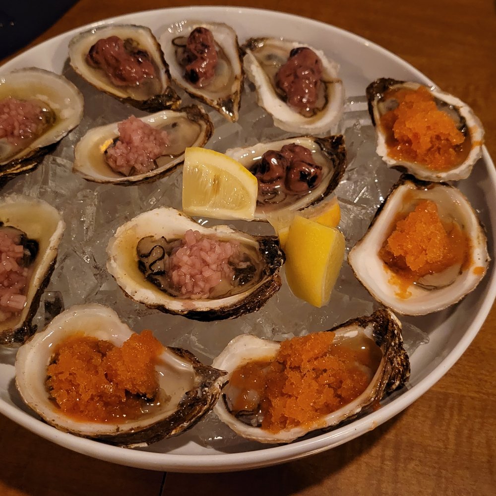 Sinsemilla - a plate of oysters on ice - Seafood Near Me - Quebec City, Quebec Sinsemilla - a plate of oysters on ice - Seafood Near Me - Quebec City, Quebec