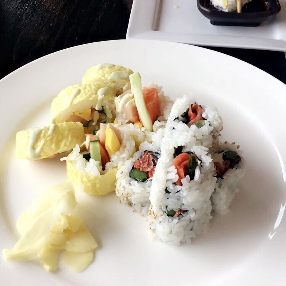 Mango and Philadelphia sushi rolls Mango and Philadelphia sushi rolls