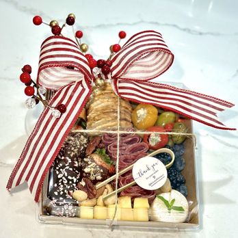 Brie & Bloom - Charcuterie gift box - Food Delivery Services Near Me Brie & Bloom - Charcuterie gift box - Food Delivery Services Near Me