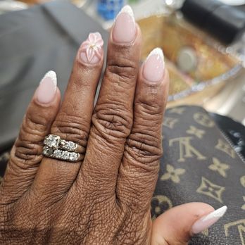 Clover Nail Spa - Nail Salons Near Me - Virginia Beach, Virginia