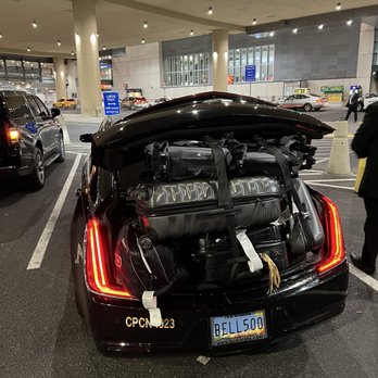 Bell Limousine - Unsafe loading of luggage - Airport Shuttles Near Me - Las Vegas, Nevada Bell Limousine - Unsafe loading of luggage - Airport Shuttles Near Me - Las Vegas, Nevada