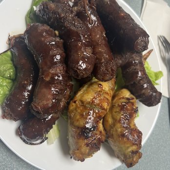 Le Petit Cafe - Best homemade sausage and their stuffed wings - it has peanuts in her wing so be aware - Cambodian Near Me - Lowell, Massachusetts