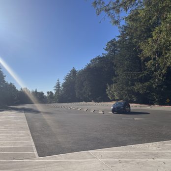Roberts Regional Recreation Area - Large parking lot - Parks Near Me - Oakland, California