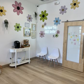 Cool Kids Dental - Coffee area, tea - Pediatric Dentists Near Me - Anaheim, California