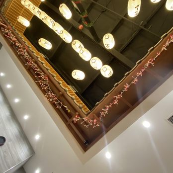 Sizzling Lunch - Lighting accents on the ceiling - Teppanyaki Near Me - Fremont, California Sizzling Lunch - Lighting accents on the ceiling - Teppanyaki Near Me - Fremont, California
