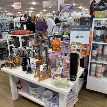 HomeGoods - Home Decor Near Me - Closter, New Jersey HomeGoods - Home Decor Near Me - Closter, New Jersey