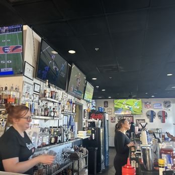 Hops Sports Grill - Bartenders! - Sports Bars Near Me - Tucson, Arizona Hops Sports Grill - Bartenders! - Sports Bars Near Me - Tucson, Arizona