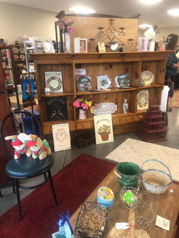 THE SHOP OF ST PHILIP’S Updated August 2024 219 S Caldwell St