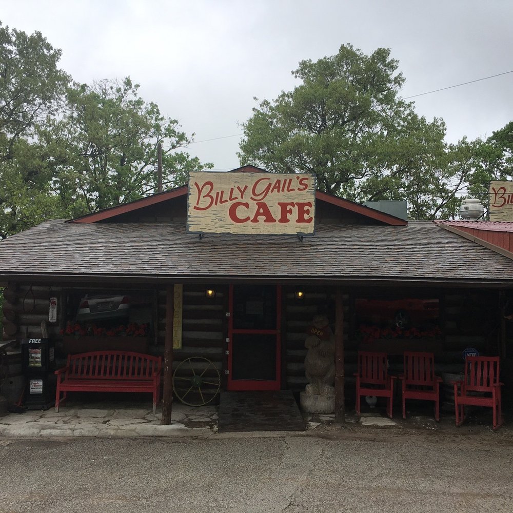 Billy Gail's - Outside Cafe in 2018, now there are tables outside as well as more Parking! - American Near Me - Branson, Missouri