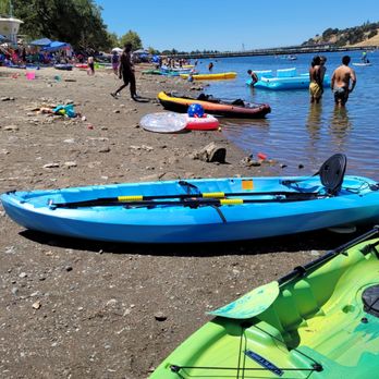 Nimbus Flat - Kayaks in the shoreline - Parks Near Me - Rancho Cordova, California Nimbus Flat - Kayaks in the shoreline - Parks Near Me - Rancho Cordova, California
