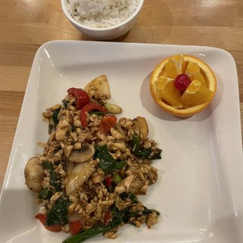 Zabpinto Thai Kitchen - Spicy Basil Chicken - Thai Near Me - Portland, Oregon