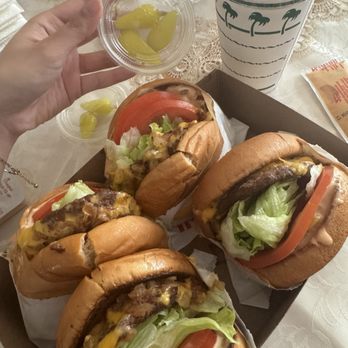 In-N-Out Burger - yom - Burgers Near Me - West Covina, California In-N-Out Burger - yom - Burgers Near Me - West Covina, California