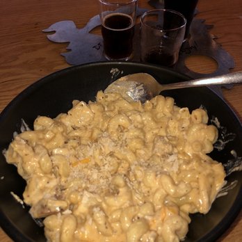 Beards Brewery - Really cheesy Mac 'n Beer Cheese w/ added chicken.   Tasty!!! - Pubs Near Me - Petoskey, Michigan