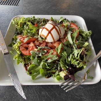 Mellow Fellow - Caprese Salad - American Near Me - Reno, Nevada