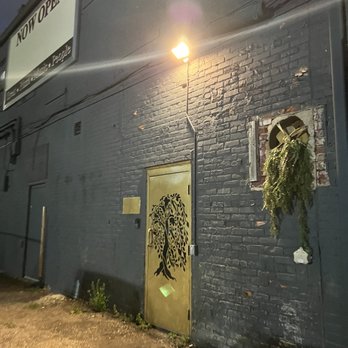 Willow - Exterior door - Cocktail Bars Near Me - Detroit, Michigan