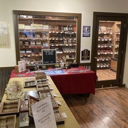 Maduro On Main - The cigar room