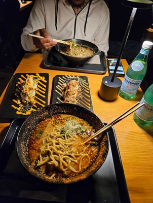 REDWHITE BONELESS RAMEN by null