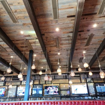 American Tap House - Ceiling/lighting - Beer Bar Near Me - Myrtle Beach, South Carolina