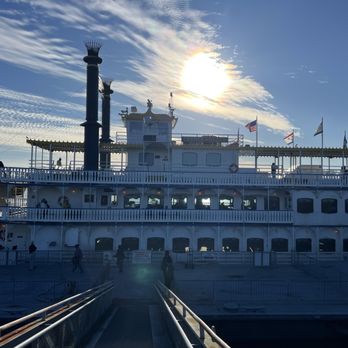 Paddlewheeler Creole Queen - Cajun/Creole Near Me - New Orleans, Louisiana