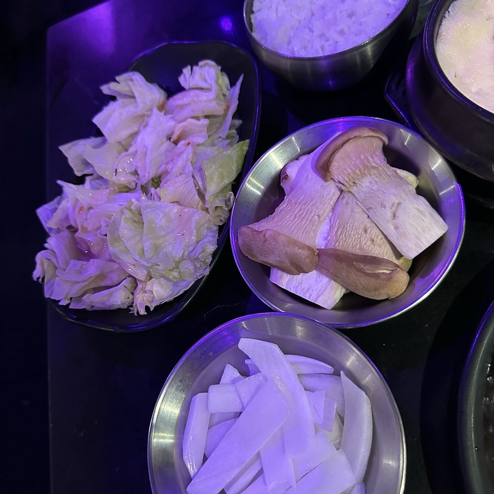Olleh Convoy Korean BBQ - Cabbage Salad, King Mushroom, Onions & Rice - Korean Near Me - San Diego, California Olleh Convoy Korean BBQ - Cabbage Salad, King Mushroom, Onions & Rice - Korean Near Me - San Diego, California