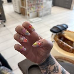 Legacy Nails & Spa - Kimmie is so great - I've been coming here for years and it's always a good experience.