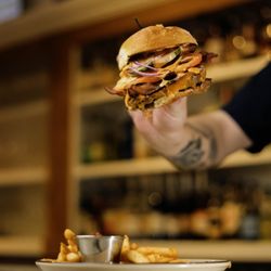 Saltwater Bar and Kitchen by Big Mike - Poppa Burger