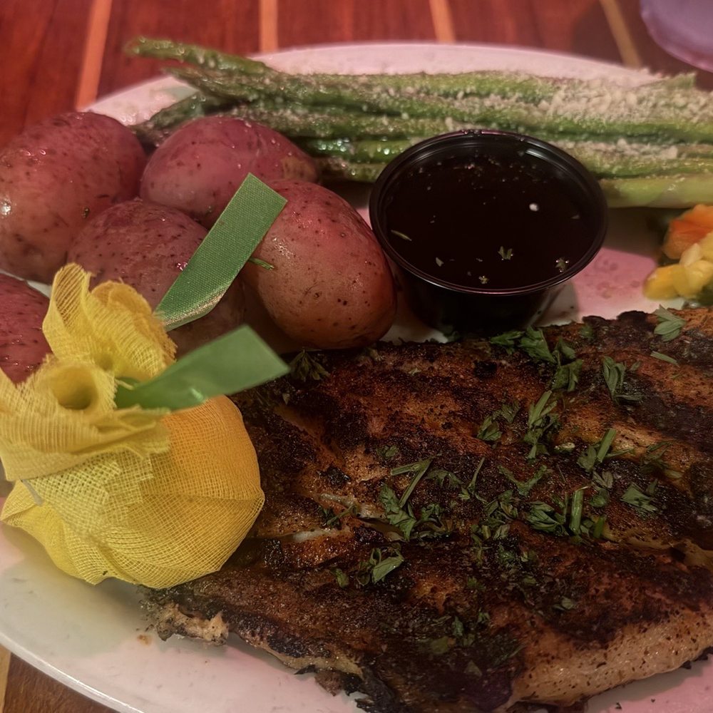 Flounder's Chowder House - Red snapper - Seafood Near Me - Gulf Breeze, Florida Flounder's Chowder House - Red snapper - Seafood Near Me - Gulf Breeze, Florida