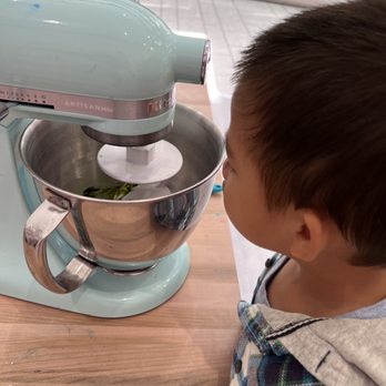 Slime Kitchen - Waiting for the slime to be mixed - Kids Activities Near Me - Pleasanton, California Slime Kitchen - Waiting for the slime to be mixed - Kids Activities Near Me - Pleasanton, California