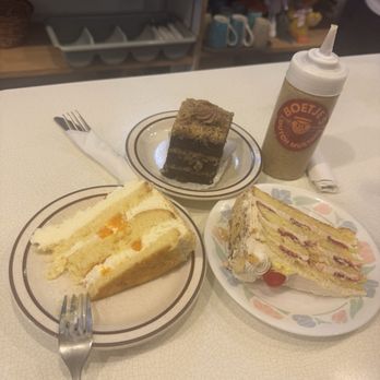 Heidelberg Haus - Mandarin cake - Bakeries Near Me - Indianapolis, Indiana Heidelberg Haus - Mandarin cake - Bakeries Near Me - Indianapolis, Indiana