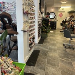 Fancy Nails - Salon