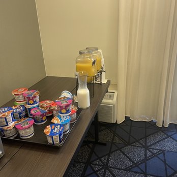 Courtyard by Marriott New Carrollton Landover - More than enough 2 hours AFTER scheduled breakfast time. - Hotels Near Me - Landover, Maryland