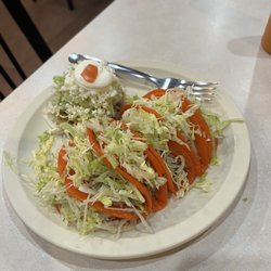 Taqueria La Gonzales - Tacos rojos and a sope.