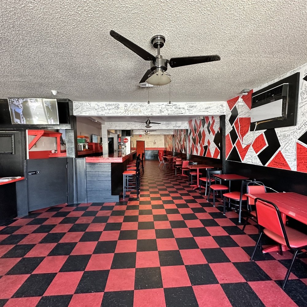 Valley Wings - Inside, 2 of 2 - Chicken Wings Near Me - Baton Rouge, Louisiana Valley Wings - Inside, 2 of 2 - Chicken Wings Near Me - Baton Rouge, Louisiana