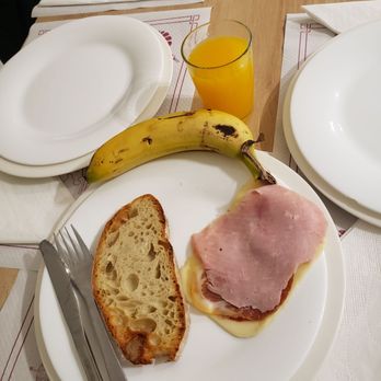 Hotel Portomarin Star - My breakfast before continuing the walk. - Hotels Near Me - Portomarín, LU