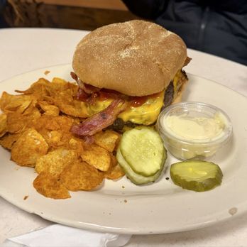 Red Squirrel Harrison - BCB. Bacon Cheeseburger (1/2 lb) with Grippo's - Breakfast & Brunch Near Me - Harrison, Ohio