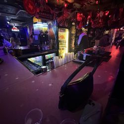 Lola's Depot - Inside